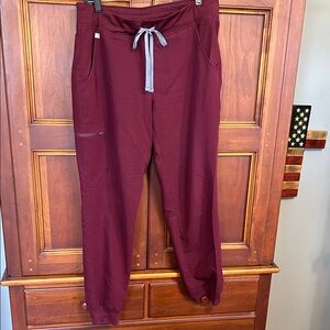 Figs Maroon Jogger Scrubs
